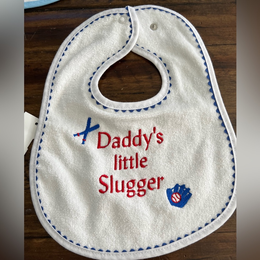 NWOT - Daddy’s little slugger bib